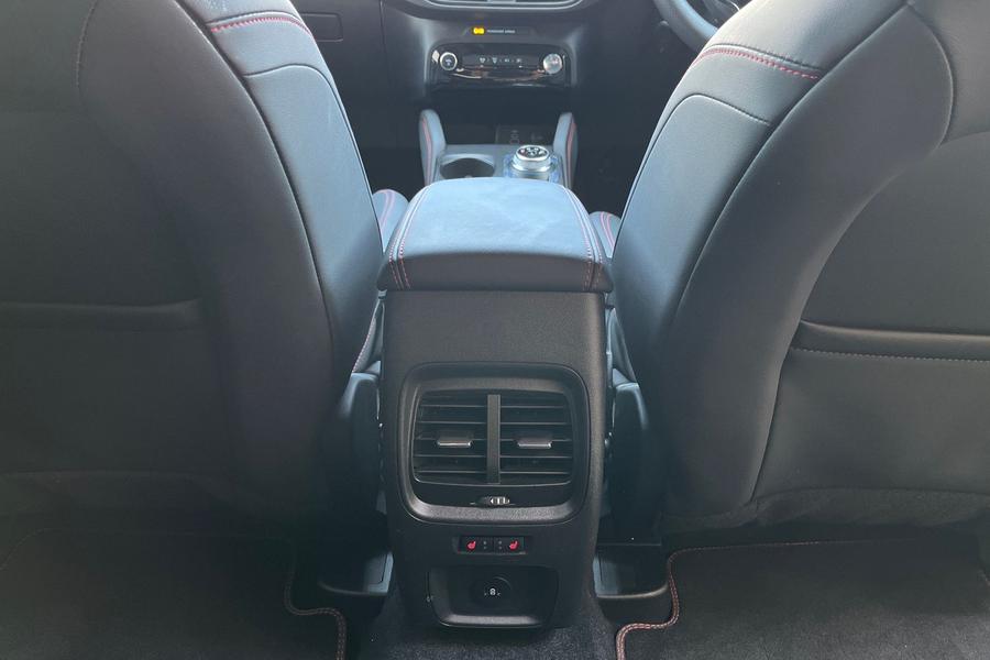 Ford Kuga Photo autoimg-d2e8b5de554d0a121318c43e7b21bf14bb223b57.jpg