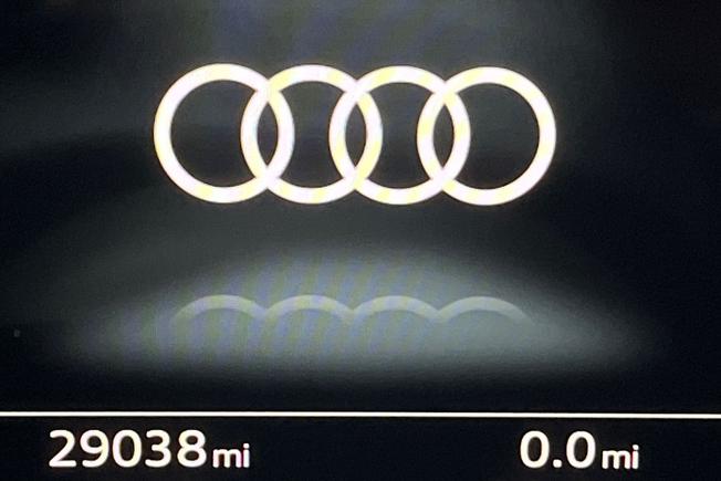 AUDI Q8 Photo 15