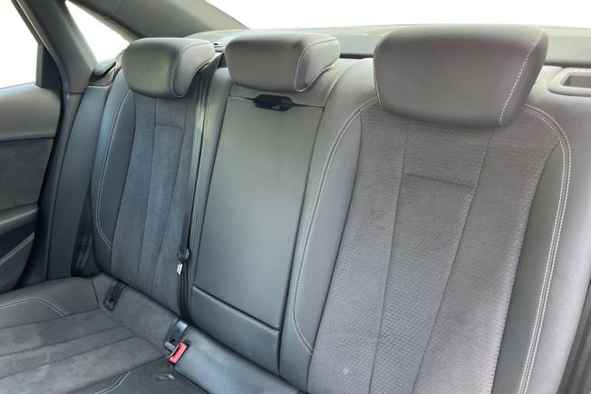 AUDI A4 Photo 9
