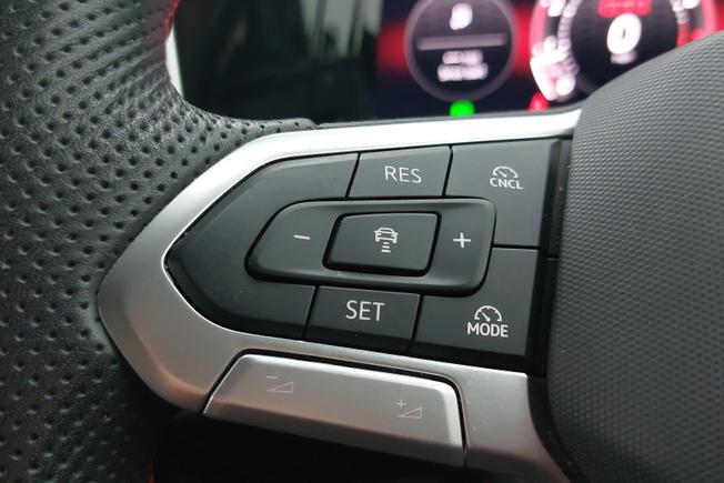 VOLKSWAGEN Golf Photo 16
