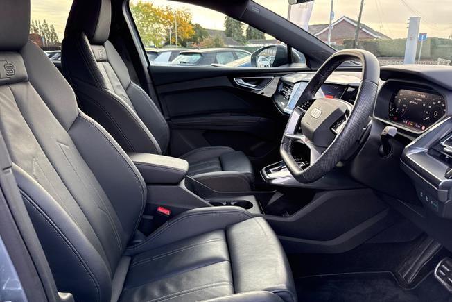 AUDI Q4 e-tron Photo 44