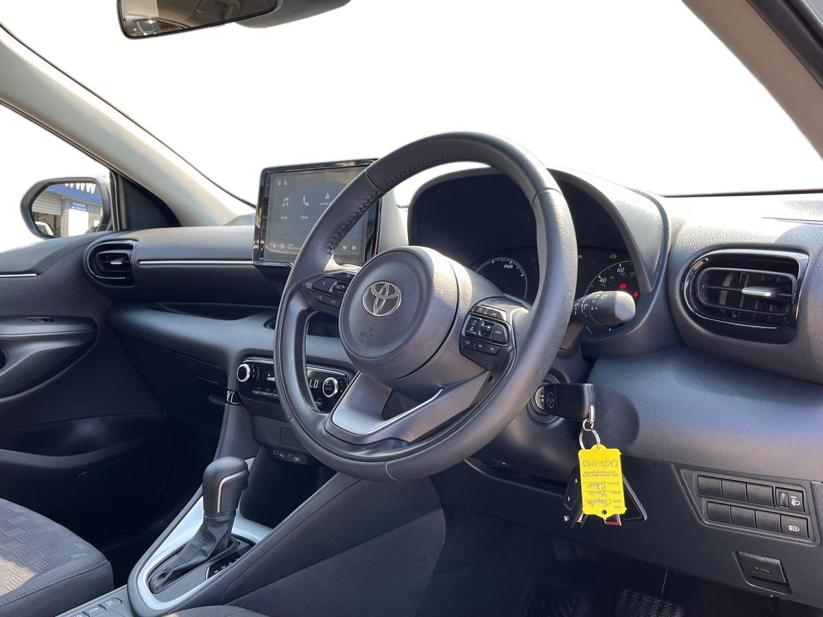 Toyota Yaris Photo 18