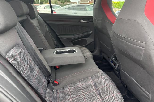 VOLKSWAGEN Golf Photo 40