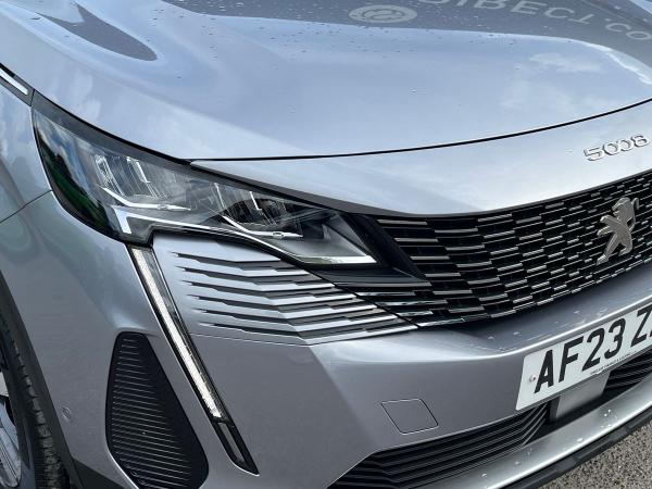 Peugeot 5008 Photo autoimg-d2f5a155b0bdca6b36230099930d19ba9e519e7b.jpg