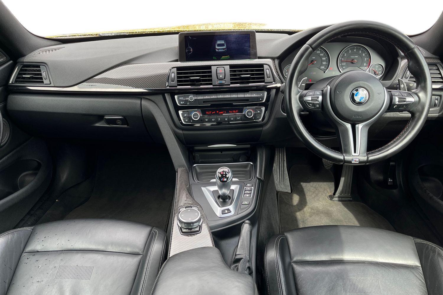 BMW M4 Photo 9