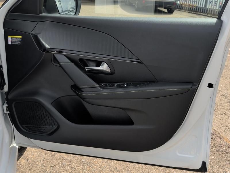 Used Peugeot 208 NX25UZM 42