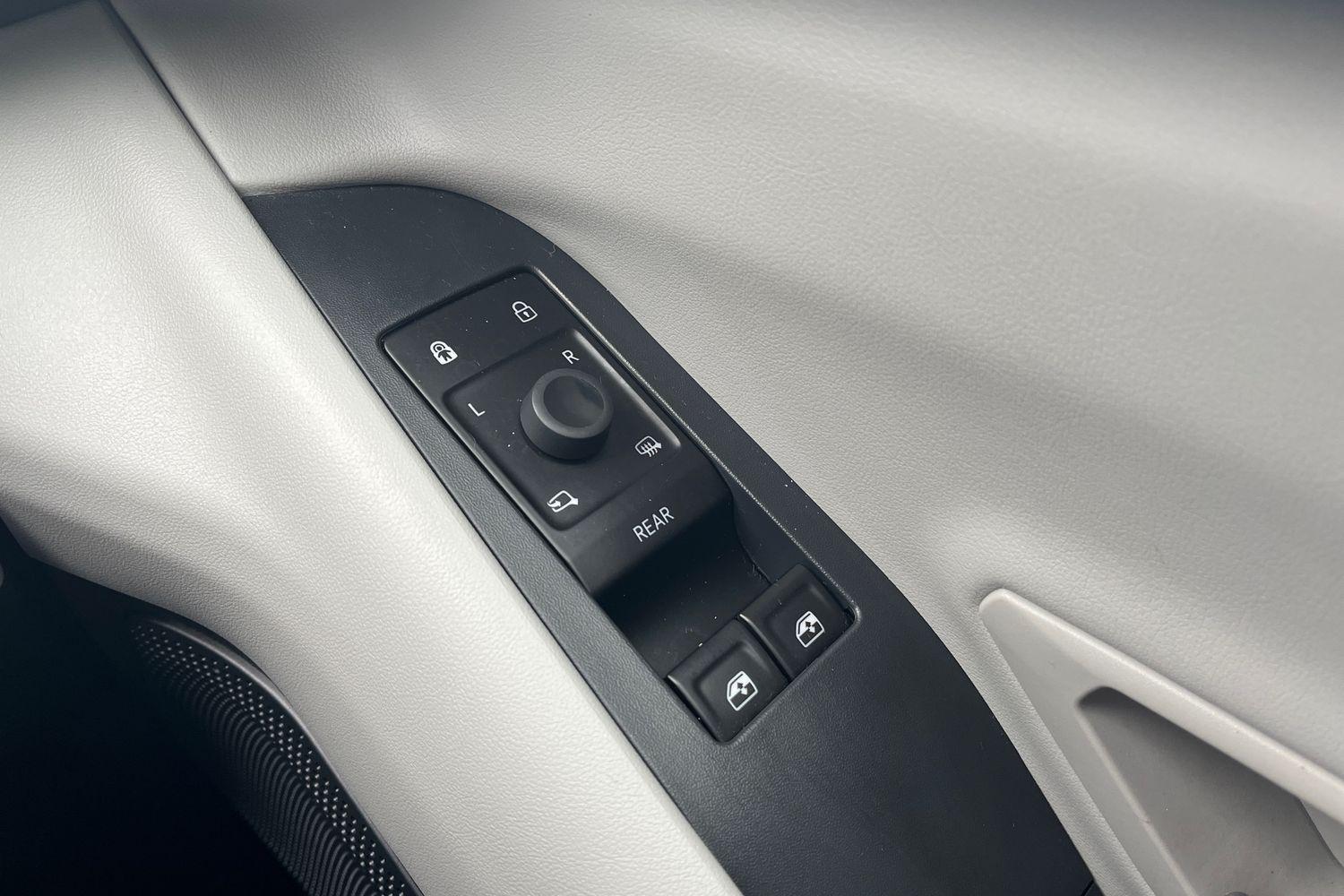 Ford Explorer Photo 15