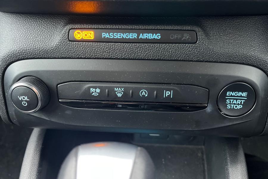 Ford FOCUS Photo autoimg-d2fedb60d5b4f2957baf08c66f44be11006f79ae.jpg