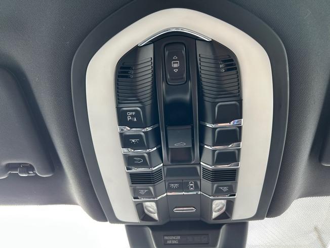 PORSCHE Macan Photo 55