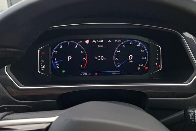 VOLKSWAGEN Tiguan Photo 15