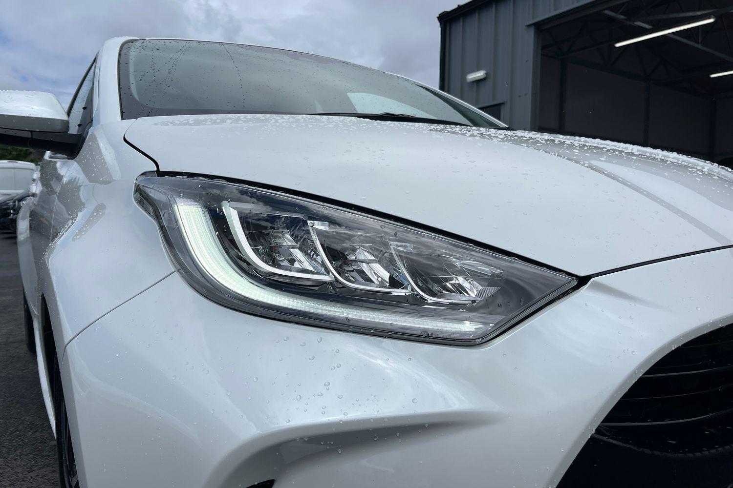 Toyota YARIS Photo 23