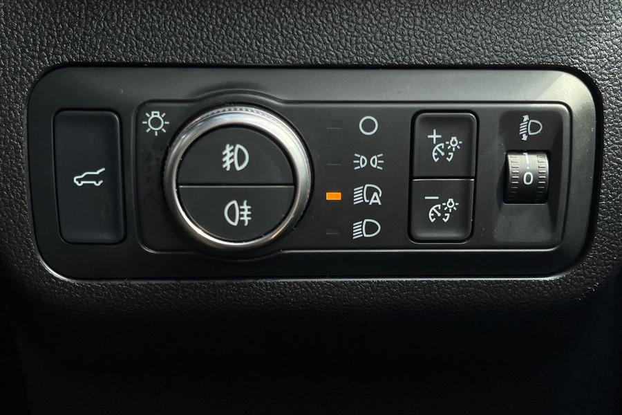 Ford KUGA Photo autoimg-d30659dab79589db4c61753c0aab07a000d62202.jpg