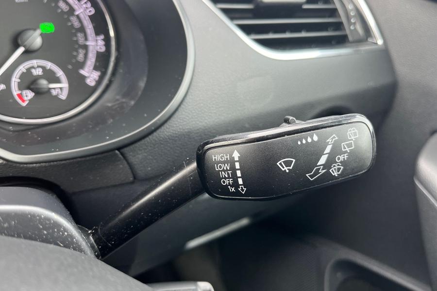 Skoda OCTAVIA Photo autoimg-d3073189ef2a6b2c383f61b2f1064cdcadfb9801.jpg