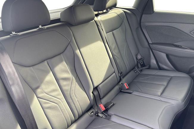 AUDI Q3 Photo 9