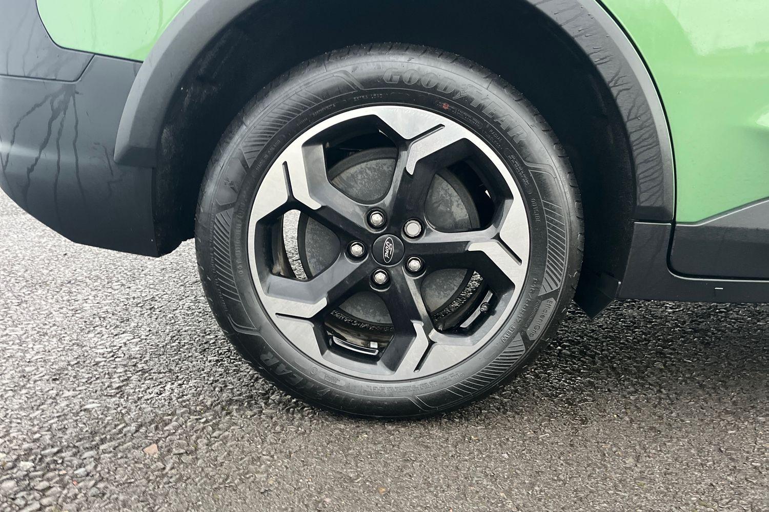 Ford E-Tourneo Courier Photo 7