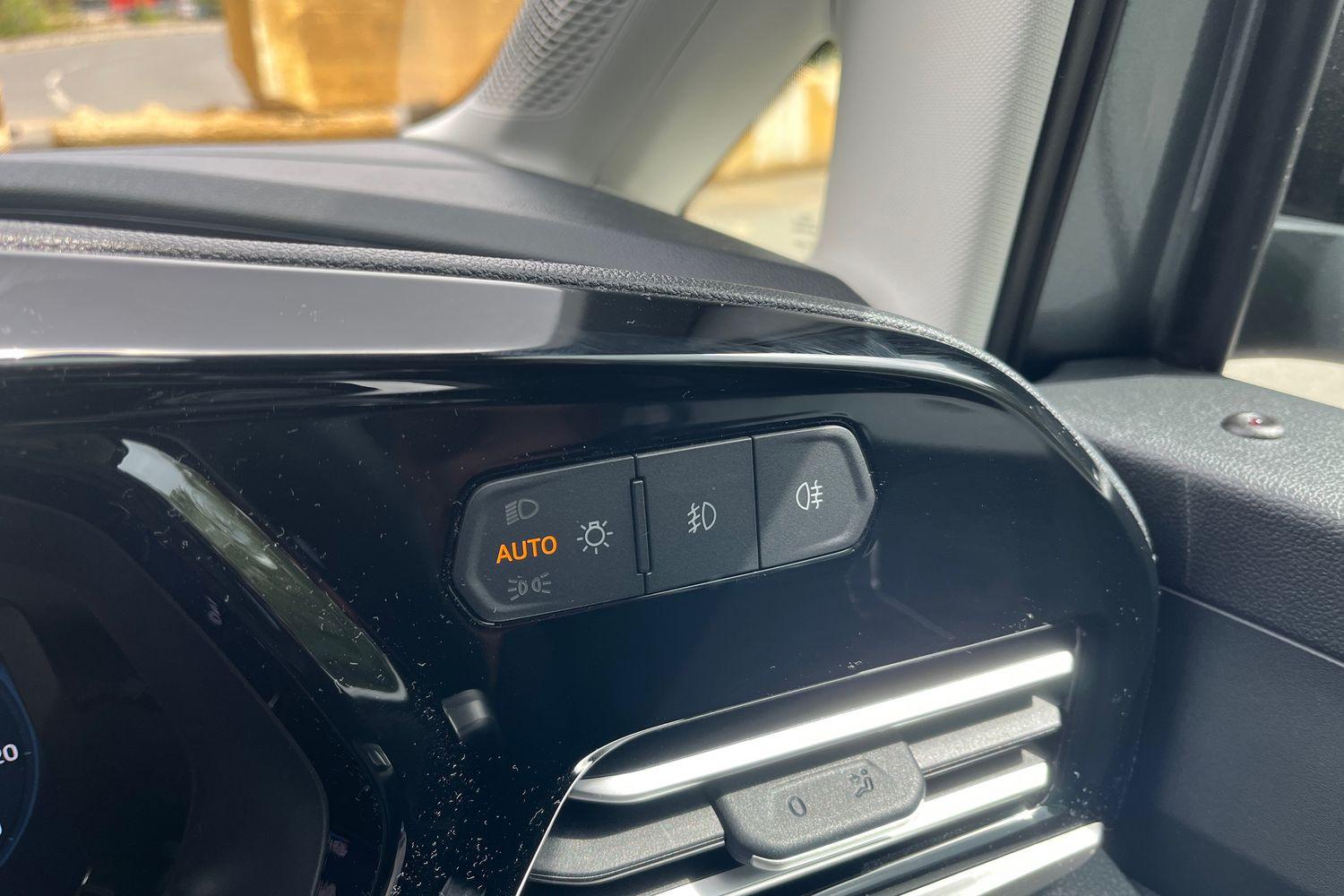 Ford TRANSIT CONNECT Photo 15
