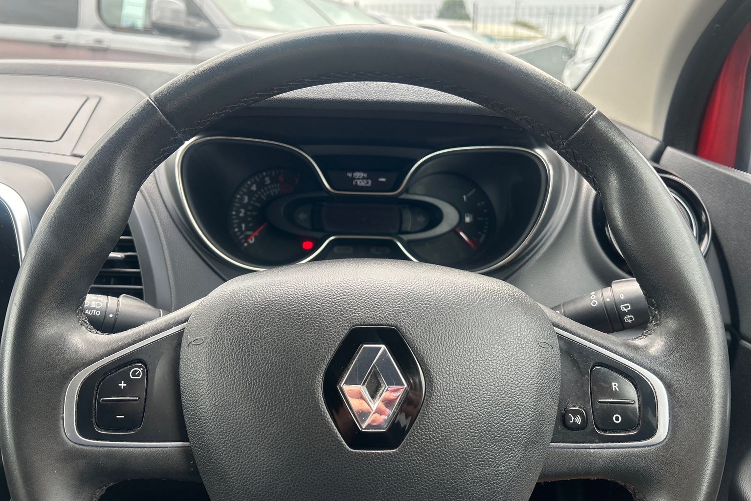 Renault CAPTUR Photo 11