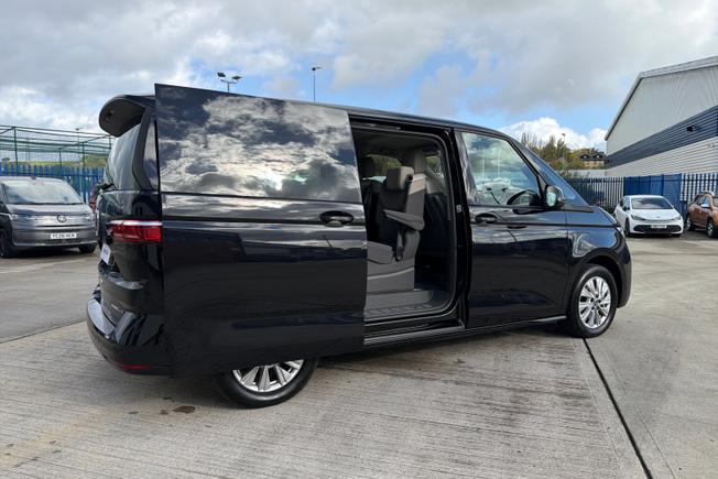 VOLKSWAGEN Multivan Photo 30