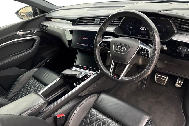 AUDI E-Tron S Photo 6