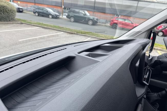 VOLKSWAGEN Crafter Photo 29