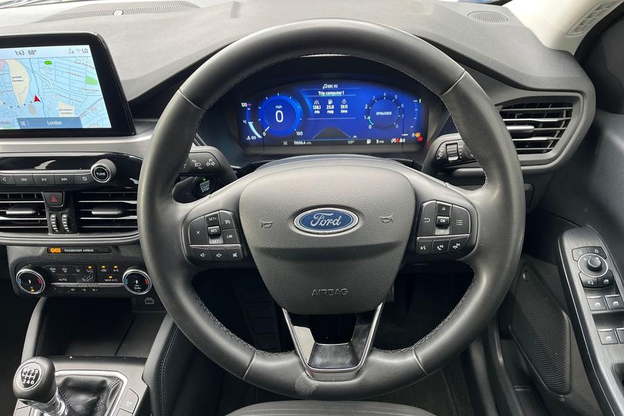 Ford KUGA Photo autoimg-d3232356cb503b3f9696b08bd946b9be6ccec5bd.jpg