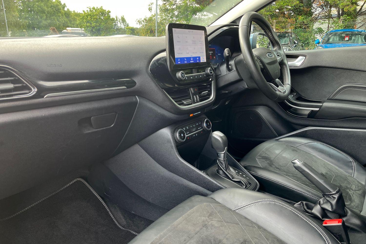 Ford FIESTA Photo 17
