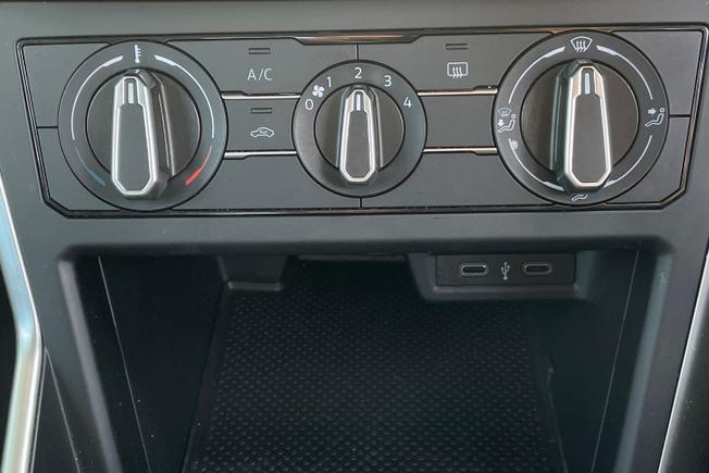 VOLKSWAGEN Polo Photo 22