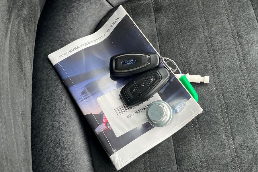 Ford KUGA Photo autoimg-d32960316e31e66b0d11f03b781441d790183486.jpg