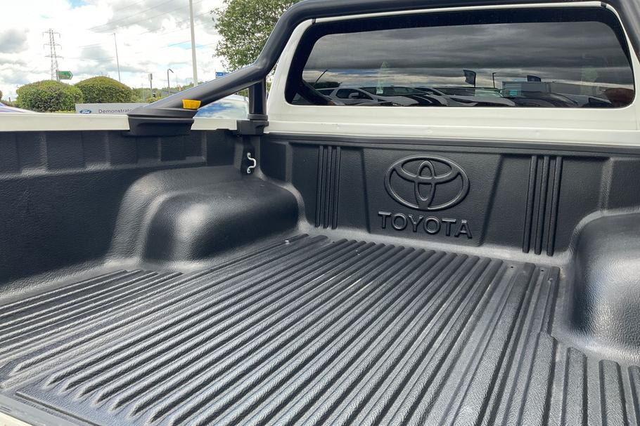 Used Toyota HILUX LS23OLX 4