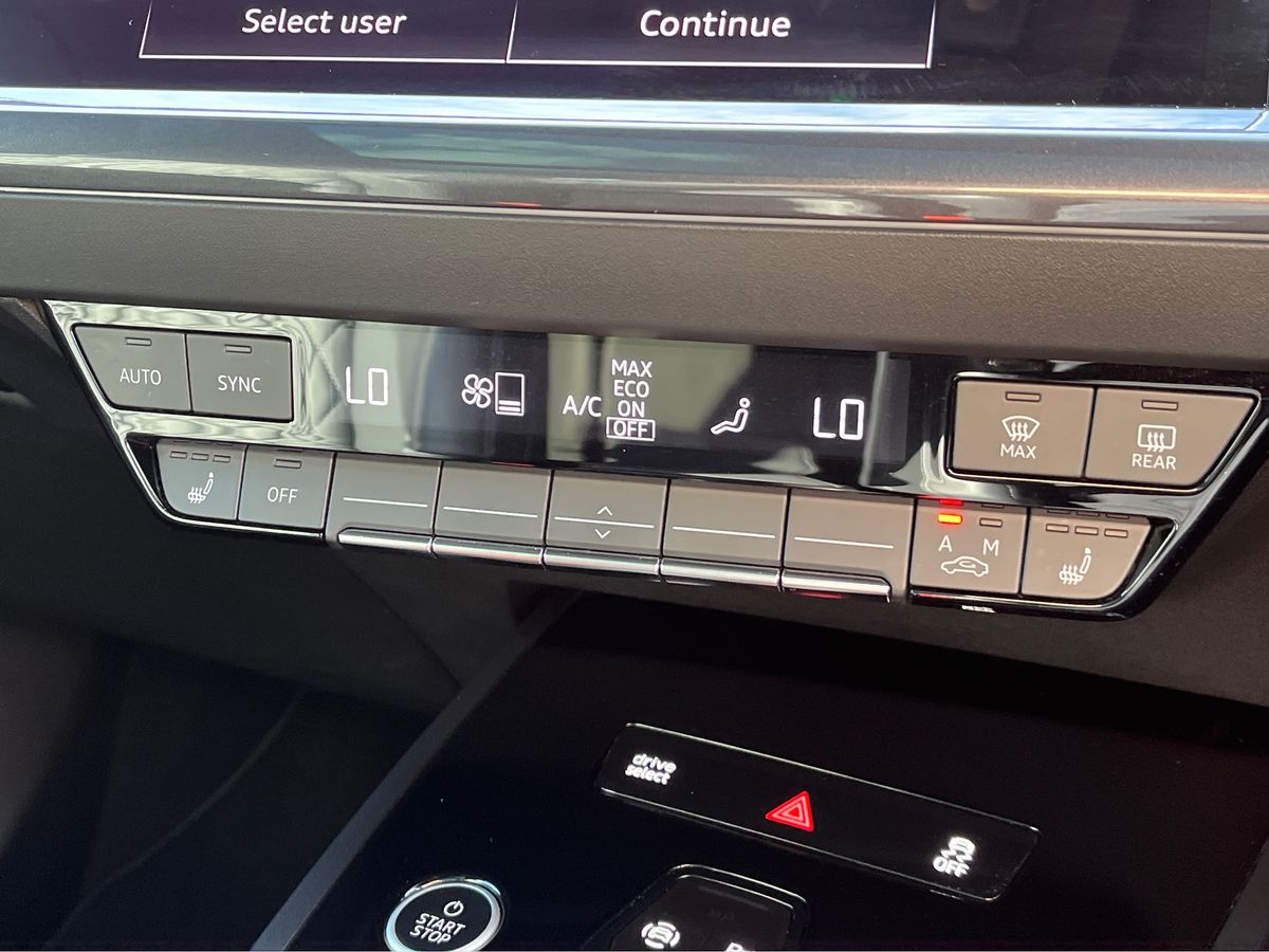 Audi Q4 e-tron Photo 12