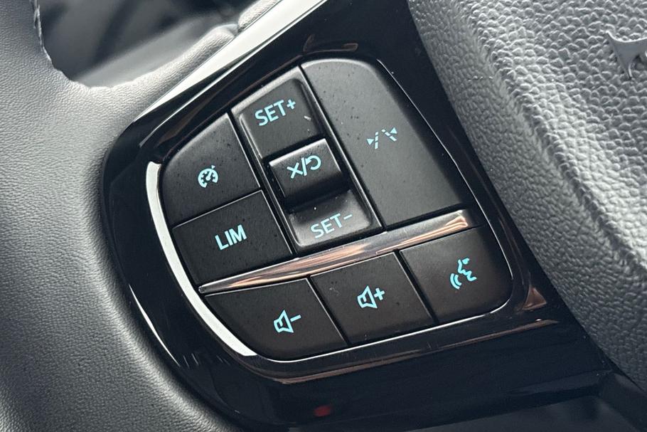 Used Ford TRANSIT CUSTOM WO25UJA 18