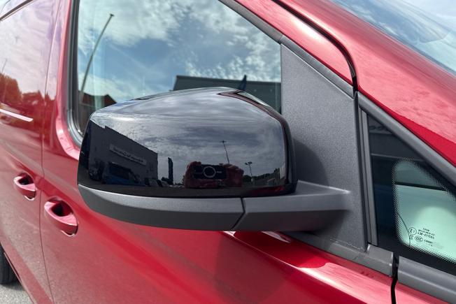 VOLKSWAGEN Caddy Maxi Photo 20