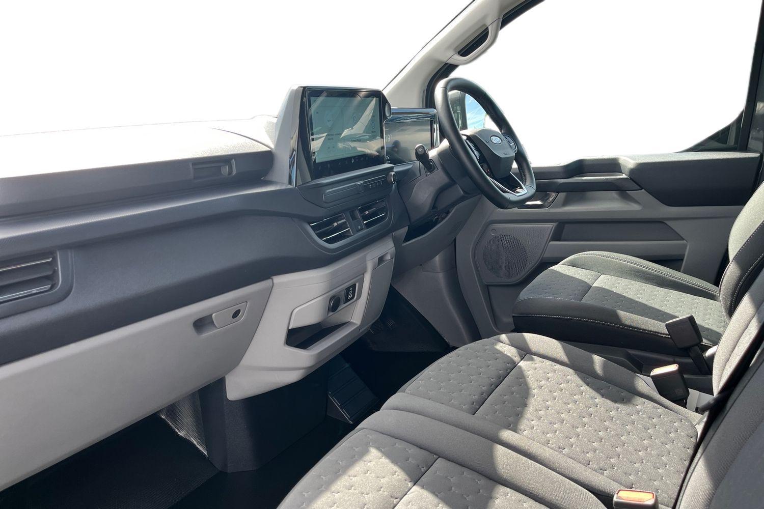 Ford E-TRANSIT CUSTOM Photo 3