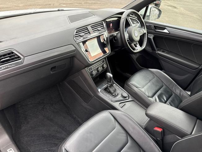 VOLKSWAGEN Tiguan Photo 22