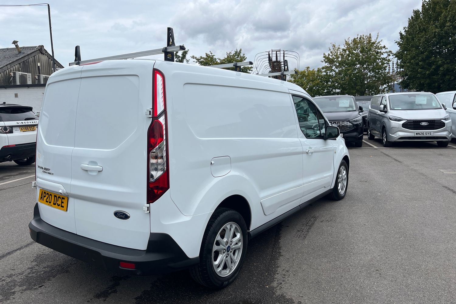 Ford TRANSIT CONNECT Photo 6