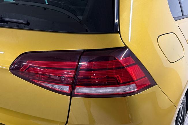 Volkswagen Golf Photo 18