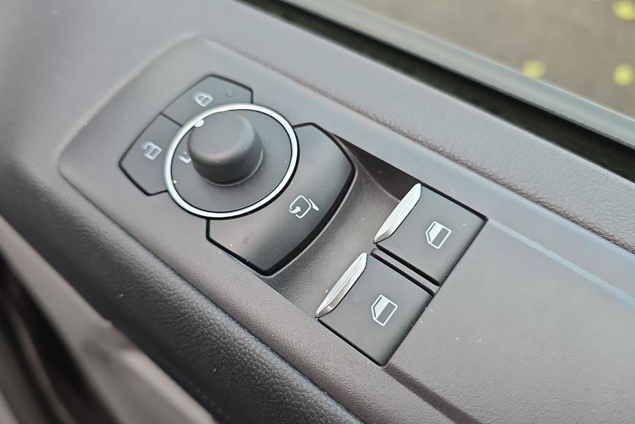 Used Ford E-TRANSIT CUSTOM 16