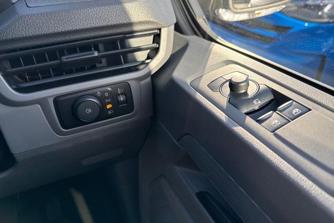 VOLKSWAGEN Transporter Photo 30