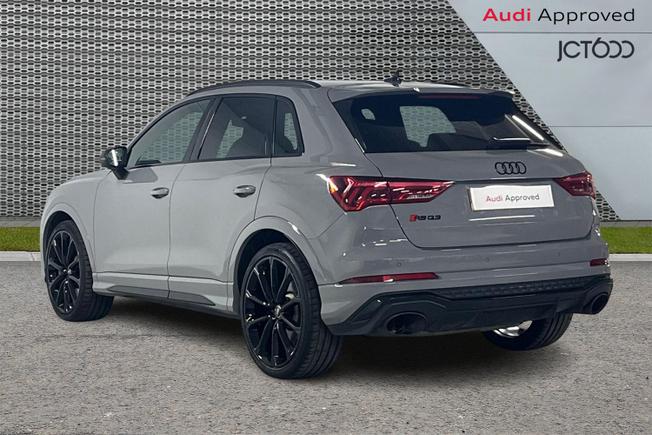 AUDI RS Q3 Photo 3