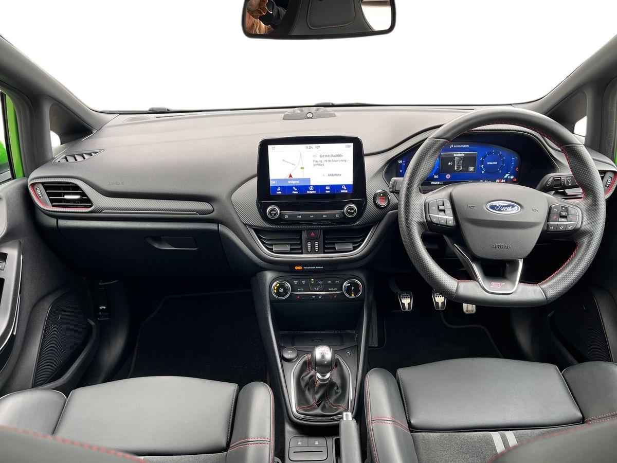 Ford Fiesta Photo 9