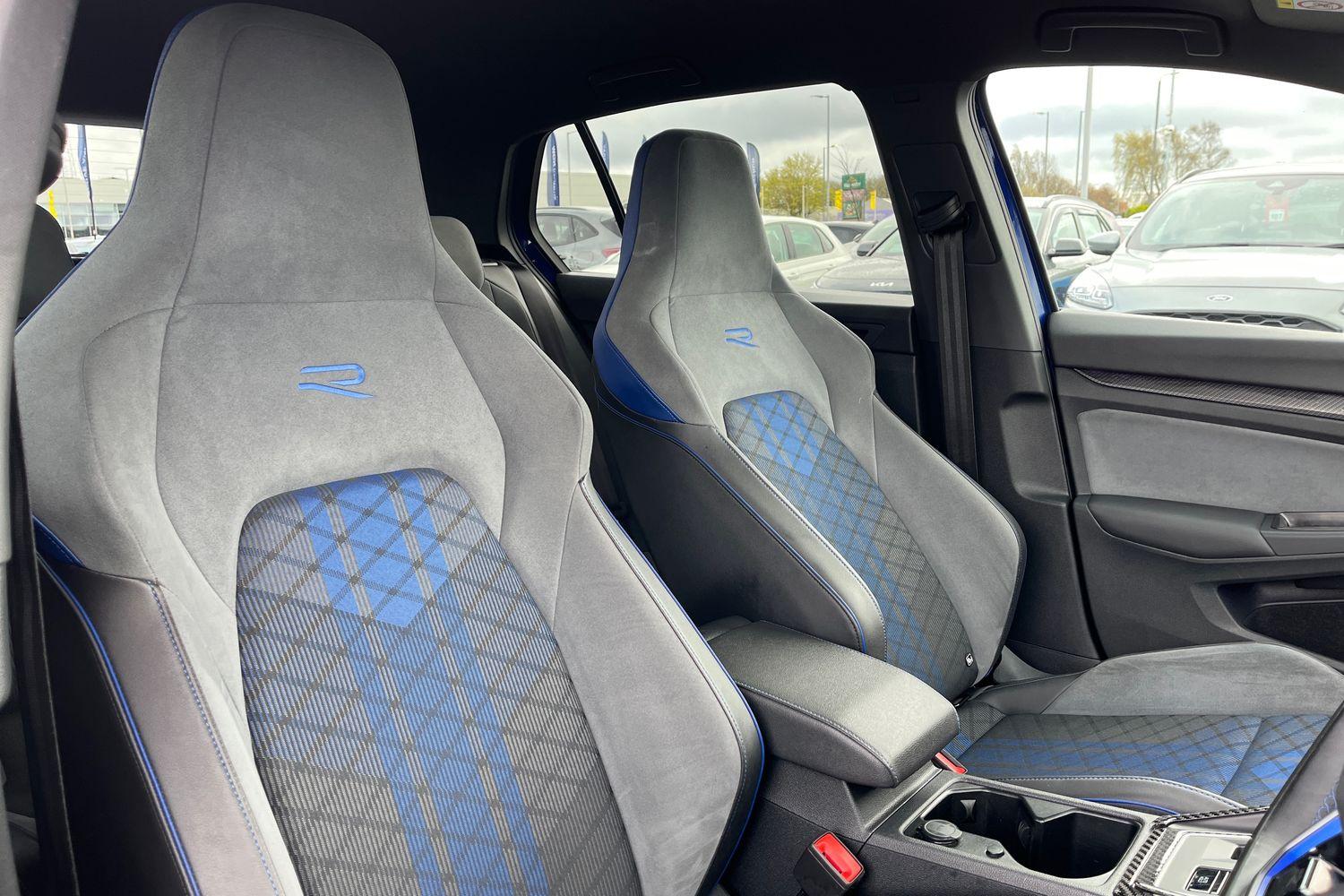 Volkswagen Golf Photo 16