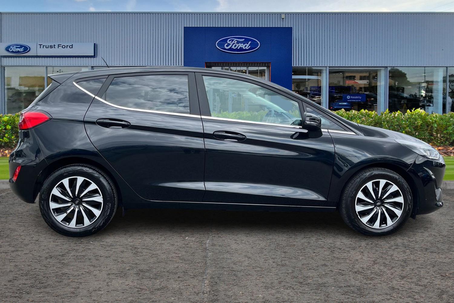 Ford FIESTA Photo 2