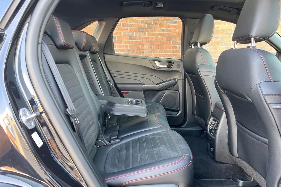 Ford Kuga Photo autoimg-d34ee16c9fa0e1e1346126f1a30a0d9062188435.jpg