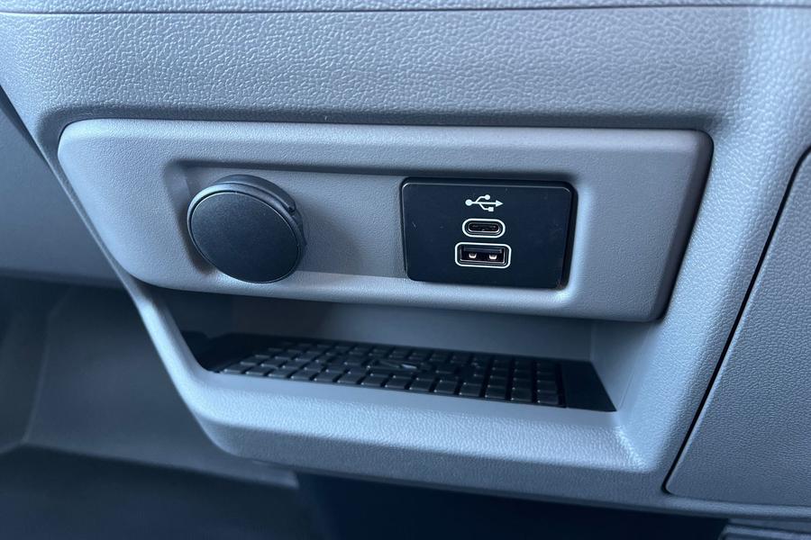 Ford E-Transit Custom Photo autoimg-d34efba31a3028f489d372722b002e13be12c98f.jpg