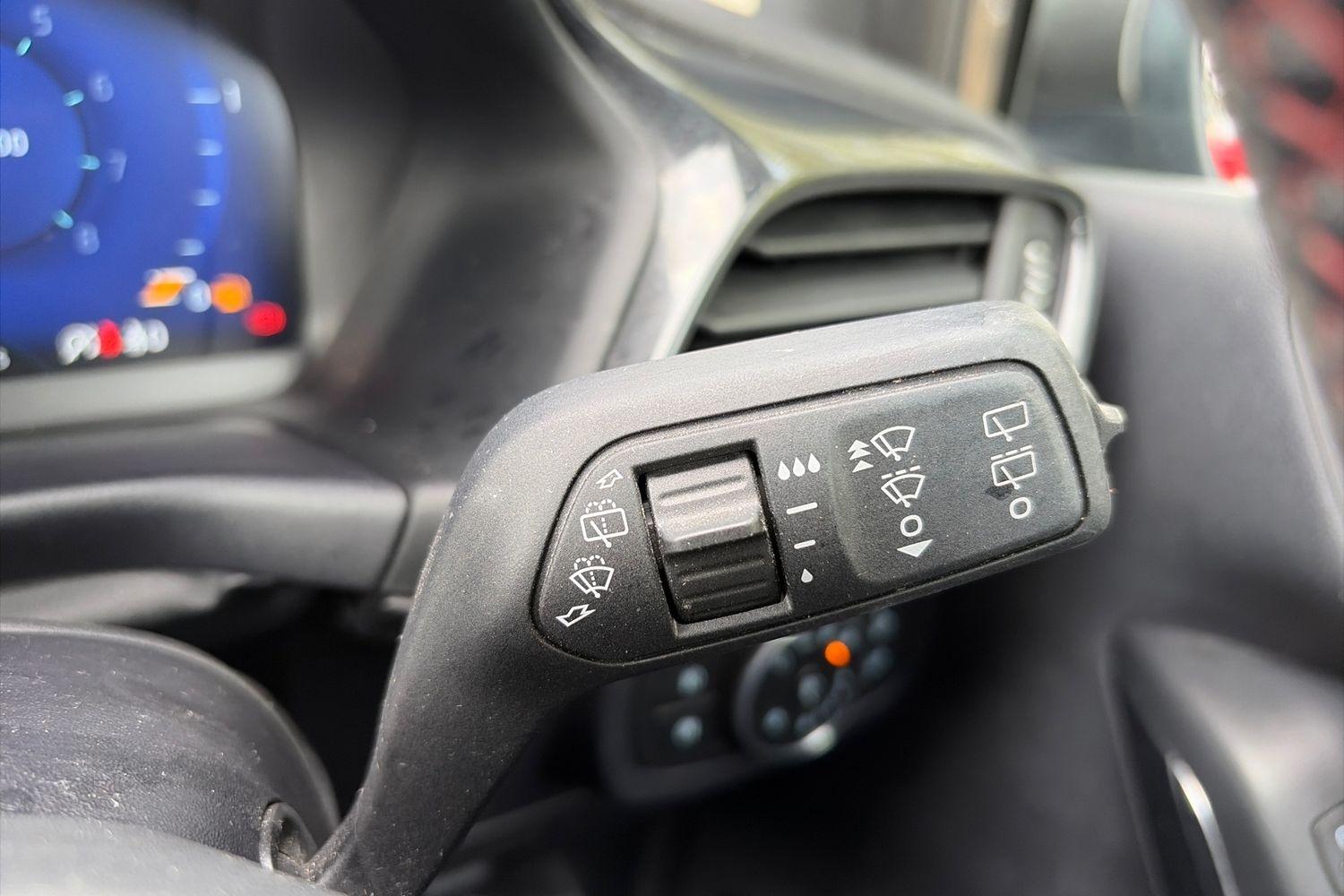 Ford Fiesta Photo 14