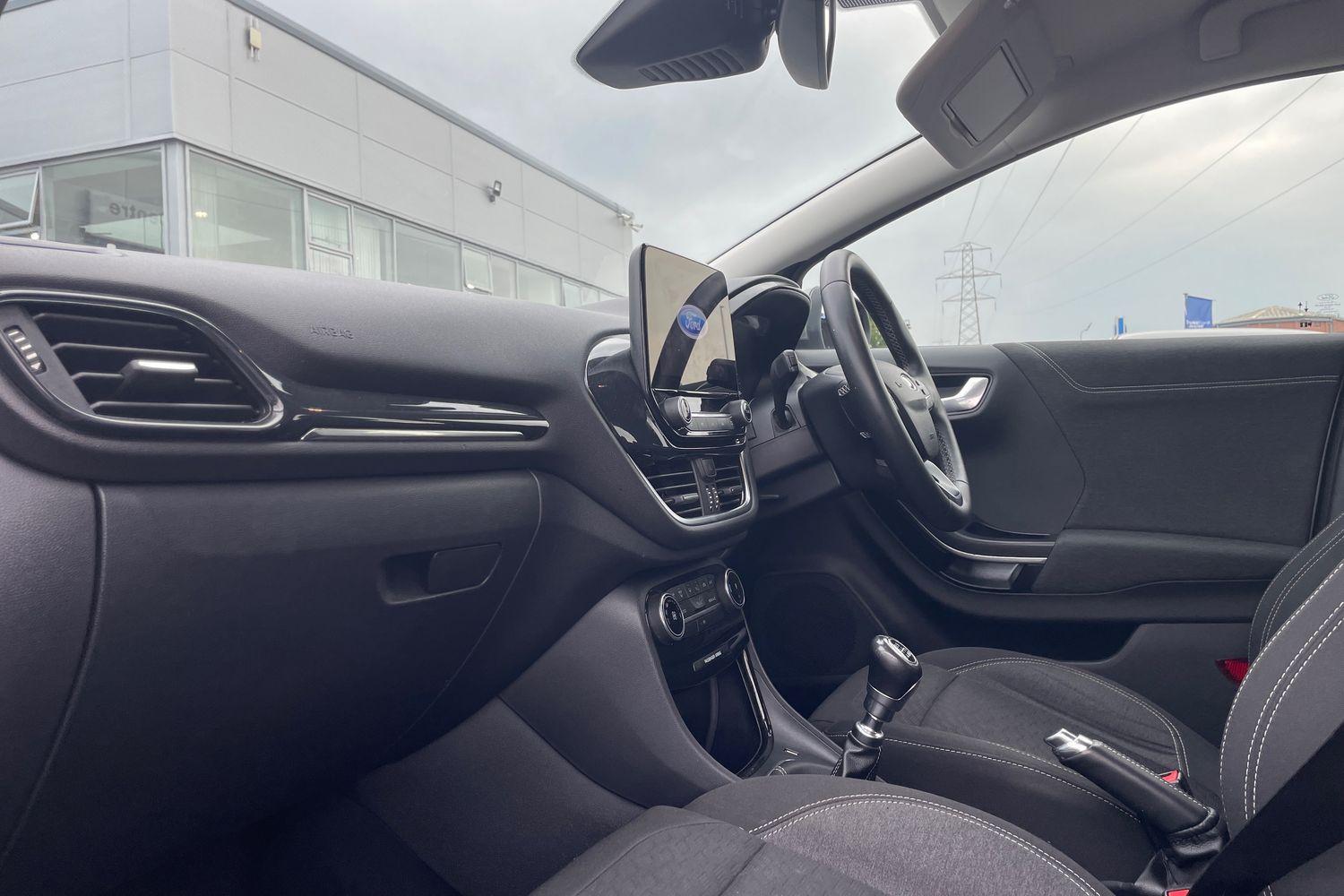 Ford PUMA Photo 17