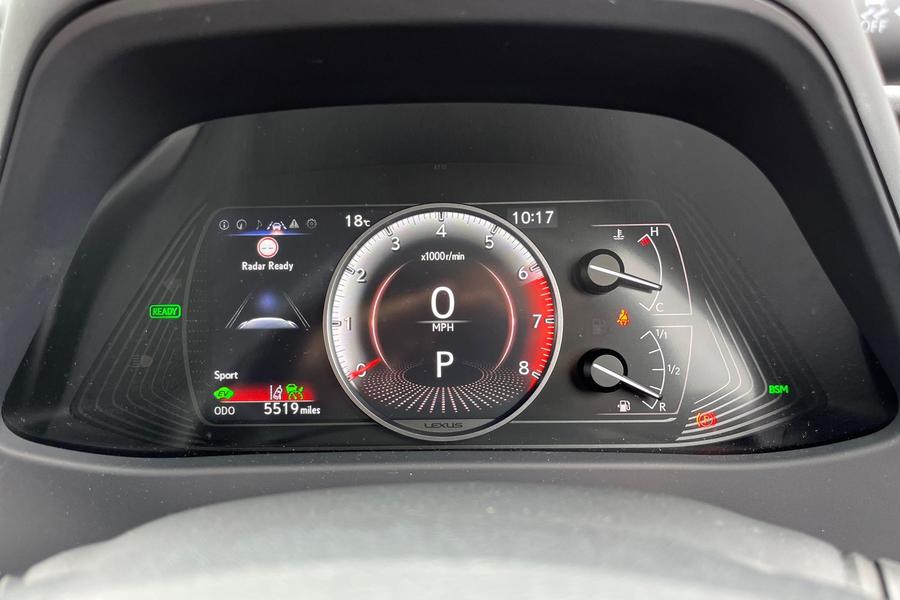 Lexus UX Photo autoimg-d360d8ba4228b8a8efbd155babfe3a4829361f41.jpg