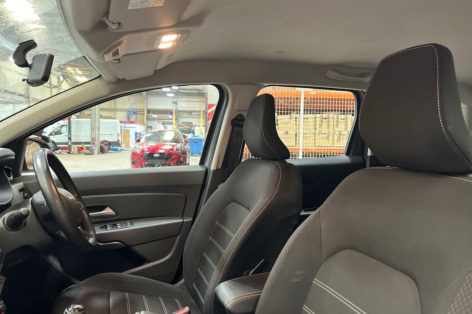 Dacia DUSTER Photo 18