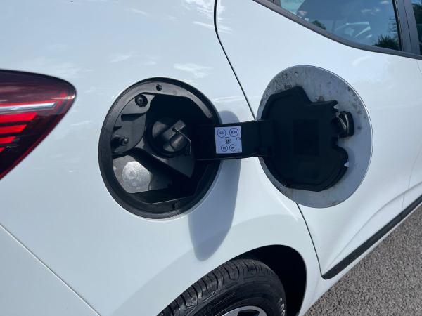 Renault Clio Photo autoimg-d3636ac0f3a72284c6a9bc00635d8b781bb6b2f6.jpg