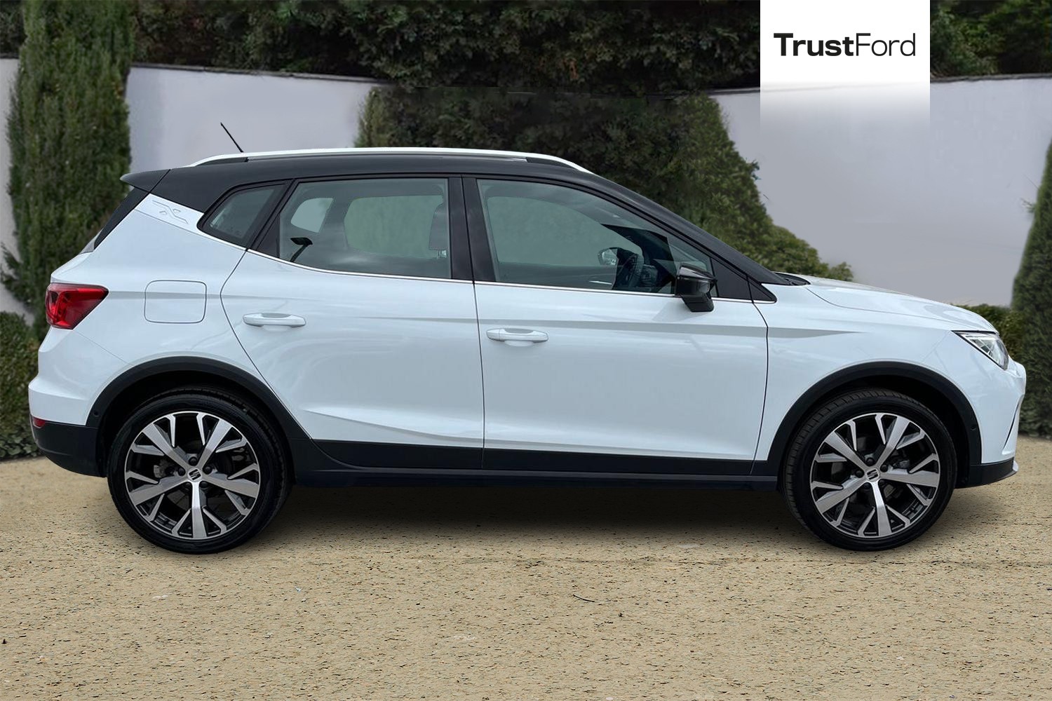SEAT Arona Photo 2